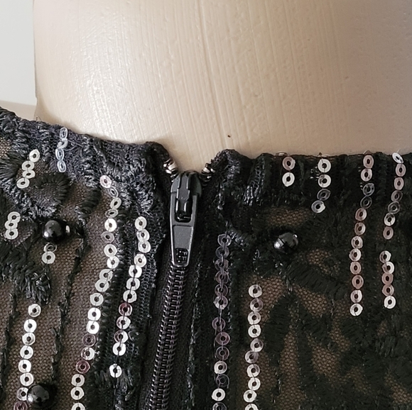 Womens Long Sleeve V-Neck Beaded Lace Bodysuit - Picture 10 of 11